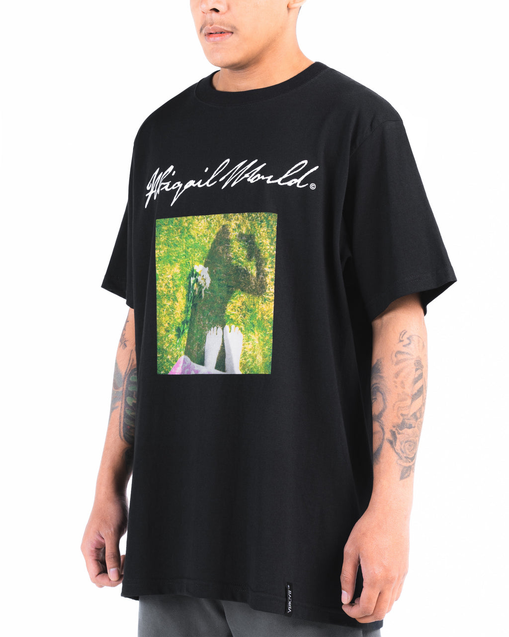 GUNSHOT B - Shortsleeve T-Shirt