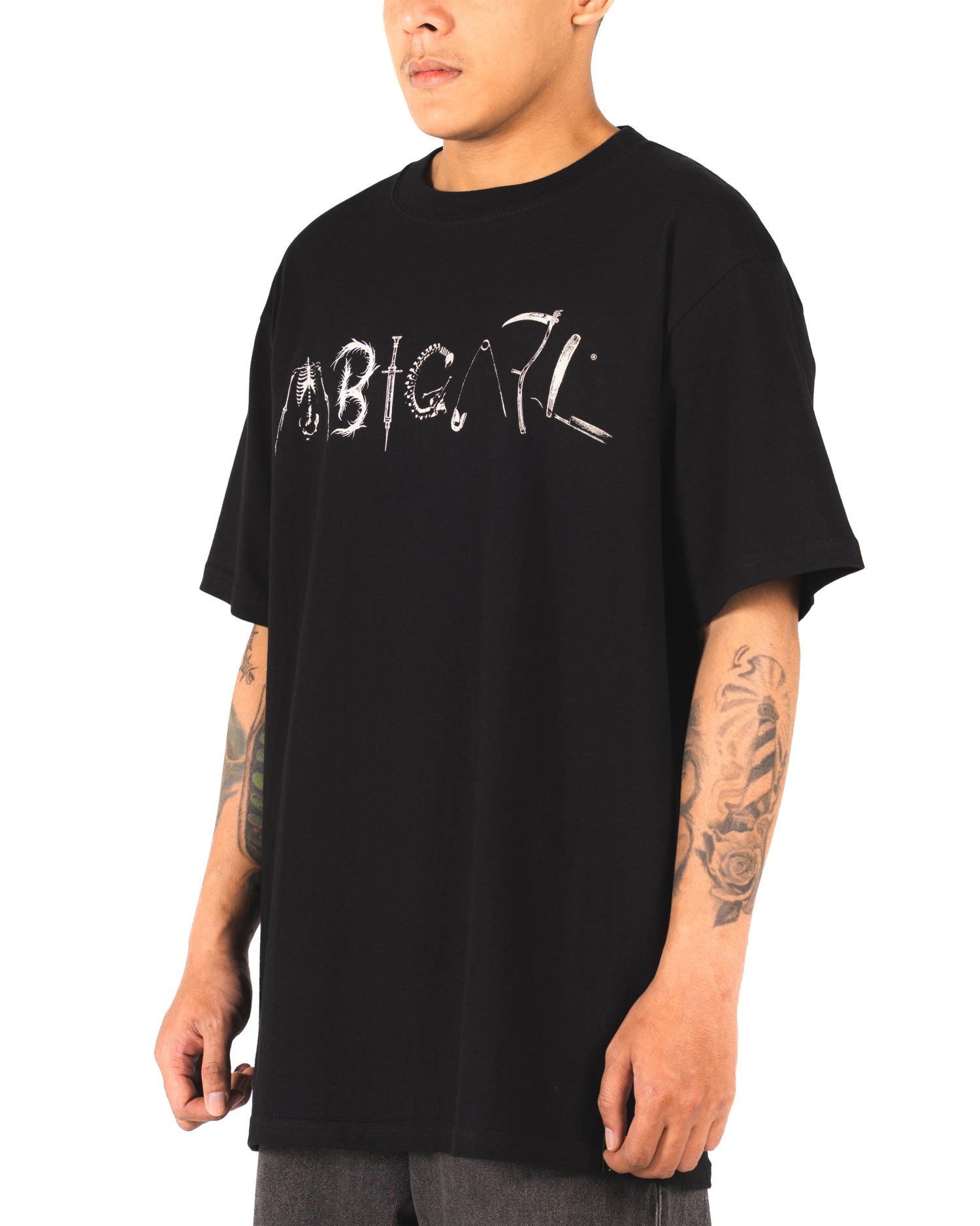 LEASH - Shortsleeve T-Shirt